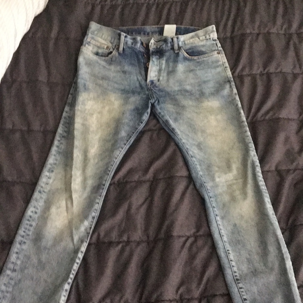 Skinny light-washed faded skinny jeans